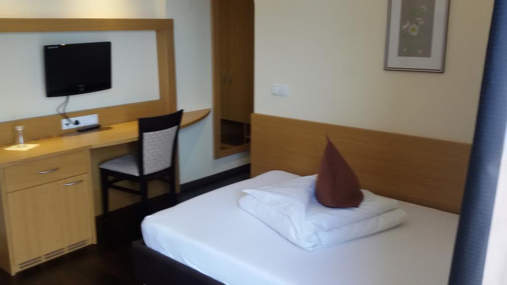 Maximilian Hotel 3*
